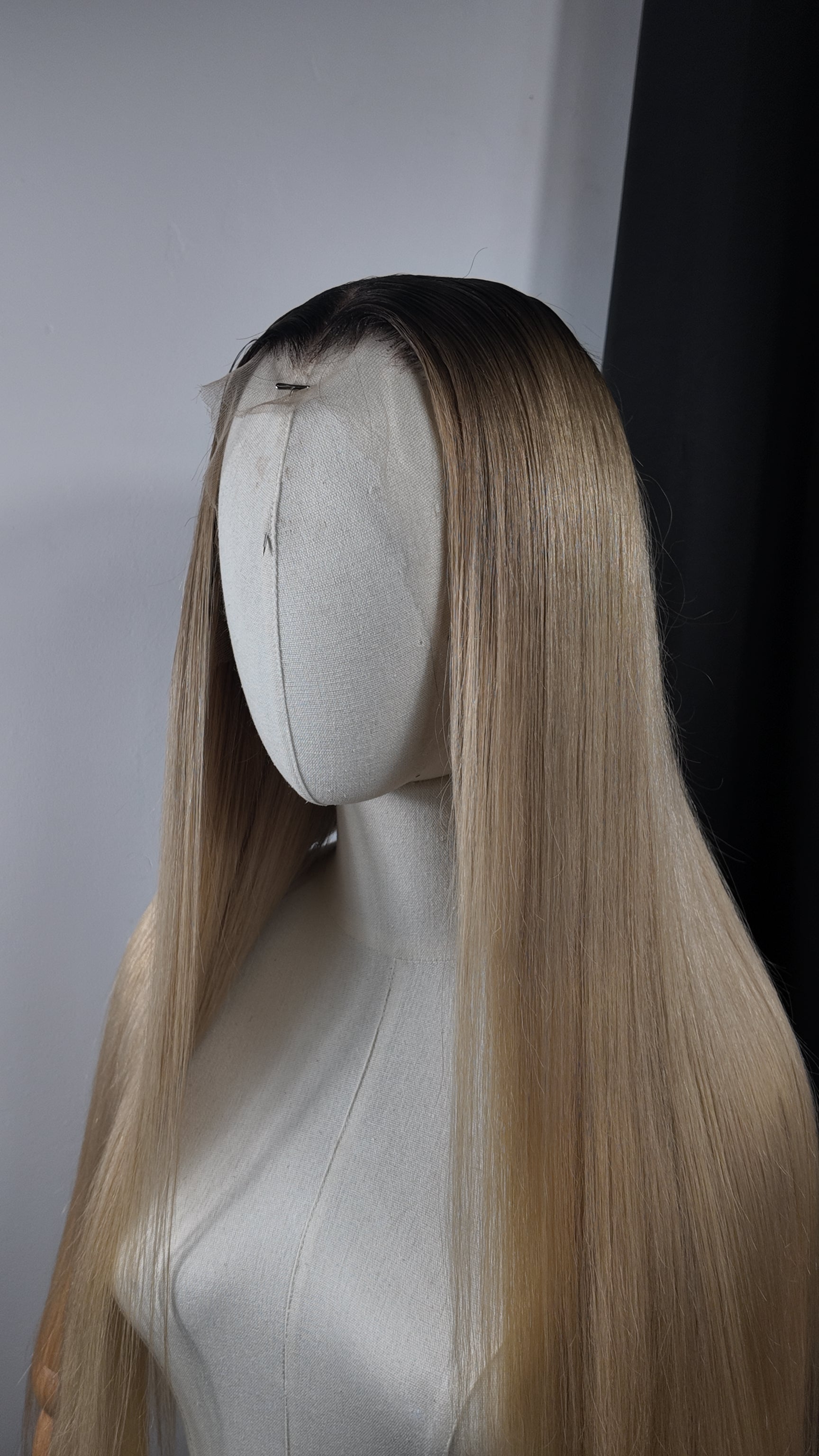 COLOUR OF CHOICE ON BLONDE WIG
